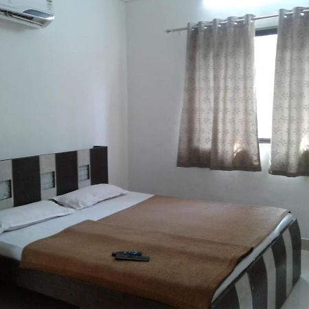 Hotel Kalpavruksha Alibag Bagian luar foto