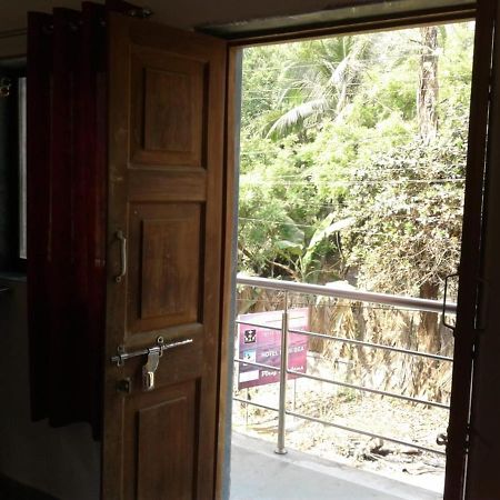 Hotel Kalpavruksha Alibag Bagian luar foto
