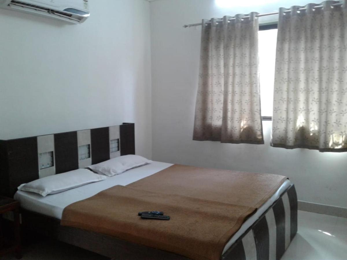 Hotel Kalpavruksha Alibag Bagian luar foto