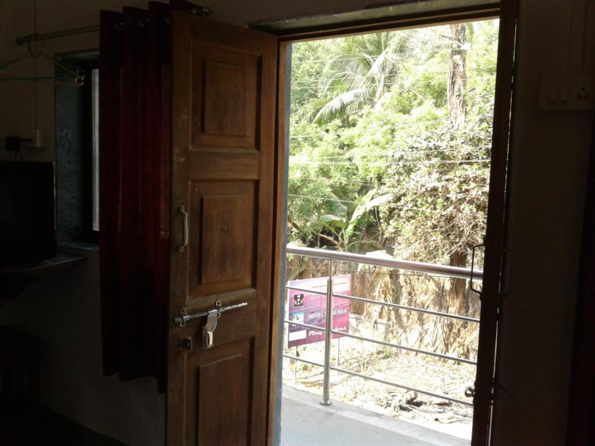 Hotel Kalpavruksha Alibag Bagian luar foto
